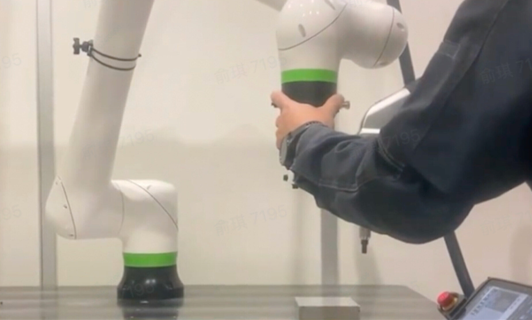 fbca813b-6aeb-40fb-b47d-1614293b5627